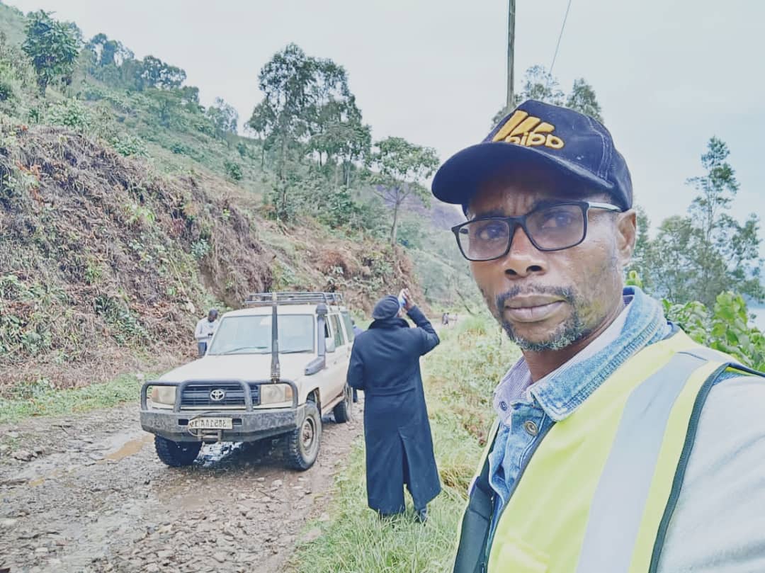 Tanganyika : Dandy Lutonda Diasikila : Portrait d'un jeune ingénieur technicien en bâtiment et travaux publics à l'avenir brillant 