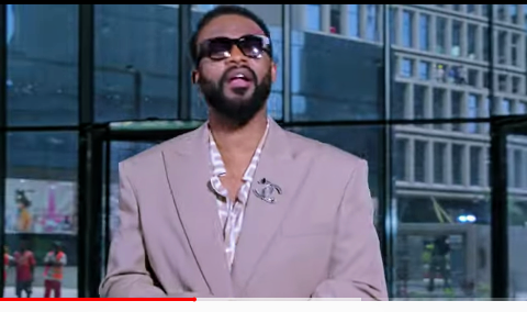 Fally Ipupa :  \